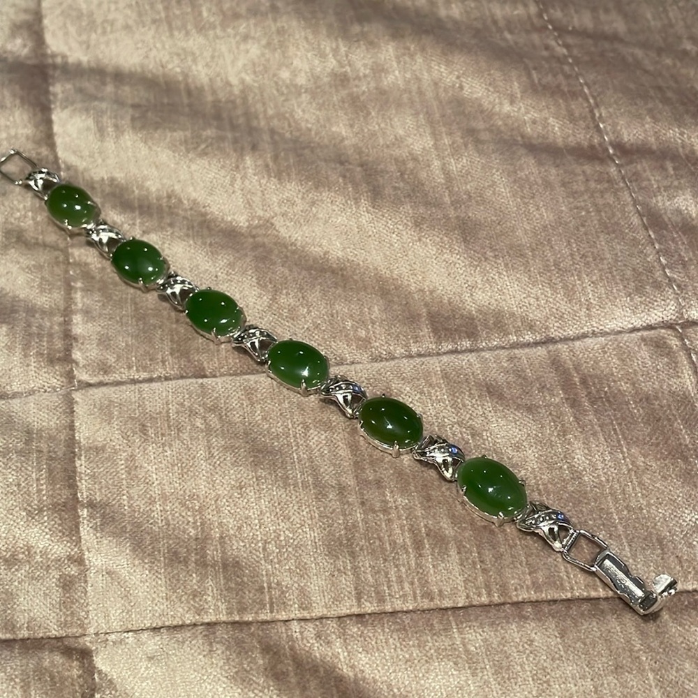 Green Jade Bracelet Vintage 6.75”